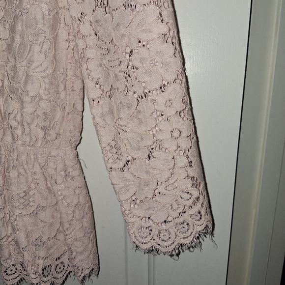 Express Peplum Lace Blouse - Picture 9 of 12